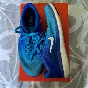 NIKE Women’s Flex Sneakers